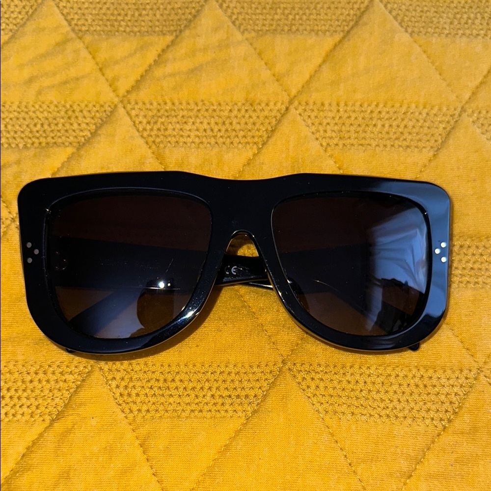 Black Cat-Eye Celine Sunglasses CL40157U